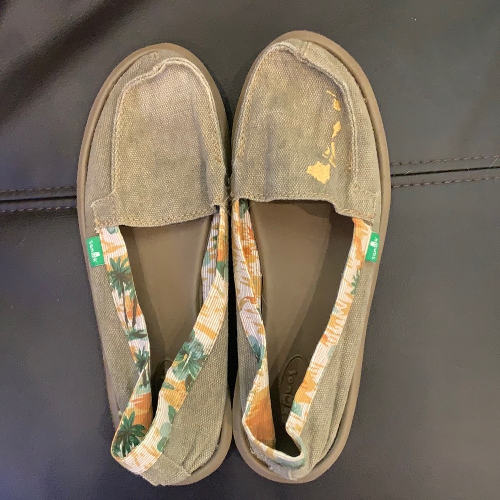 Sanuk women’s shoe